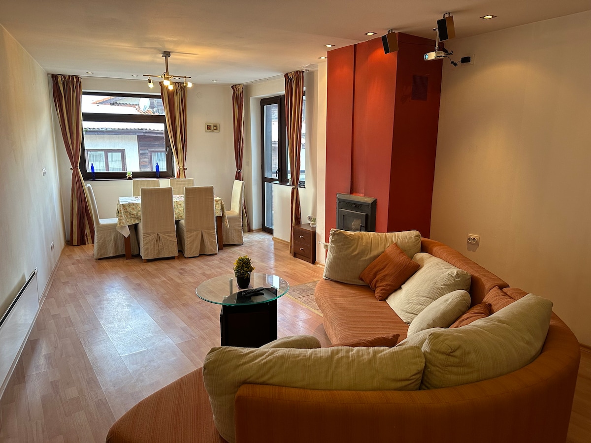 Bansko 2BR Penthouse