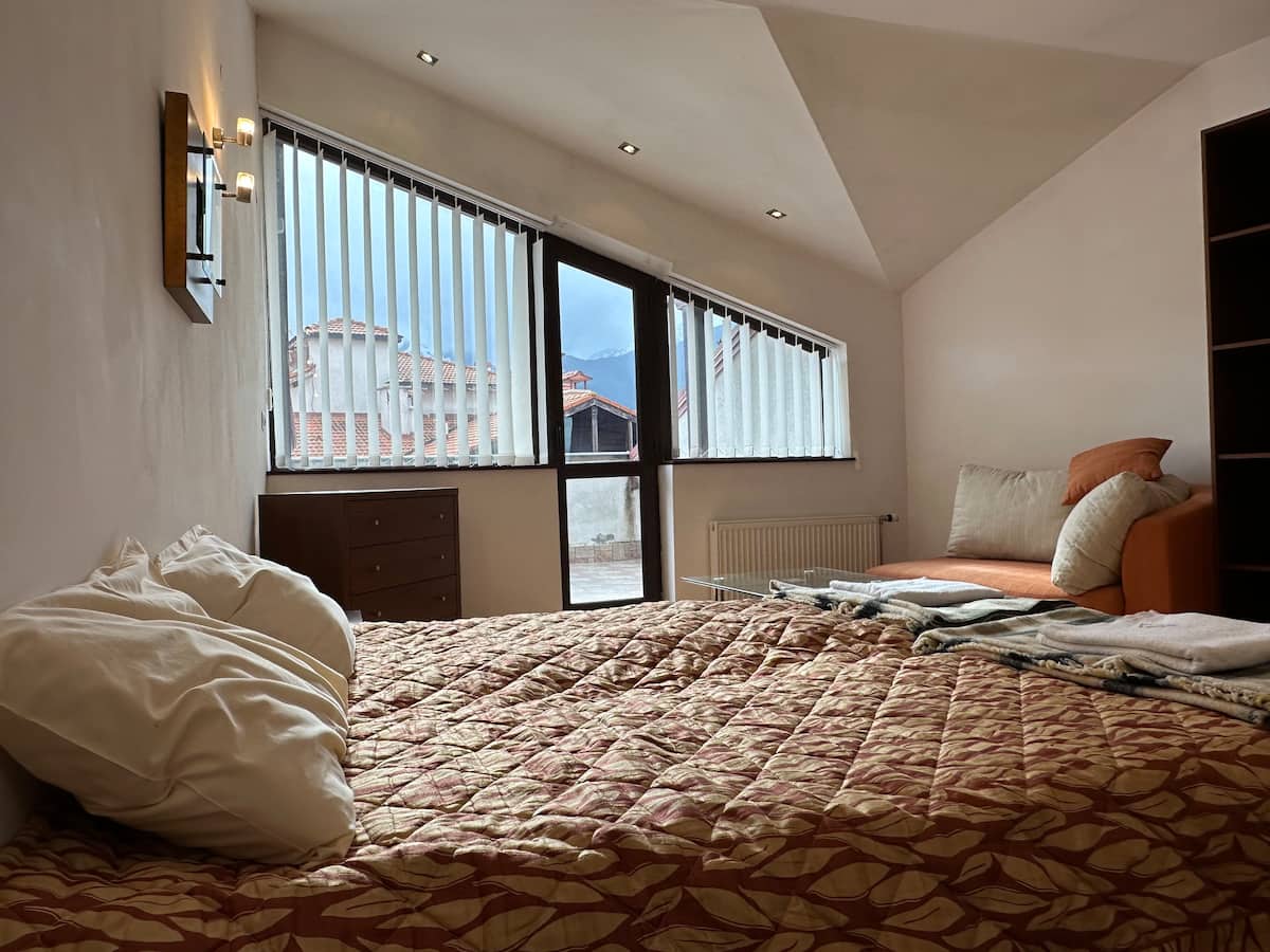 Bansko 2BR Penthouse