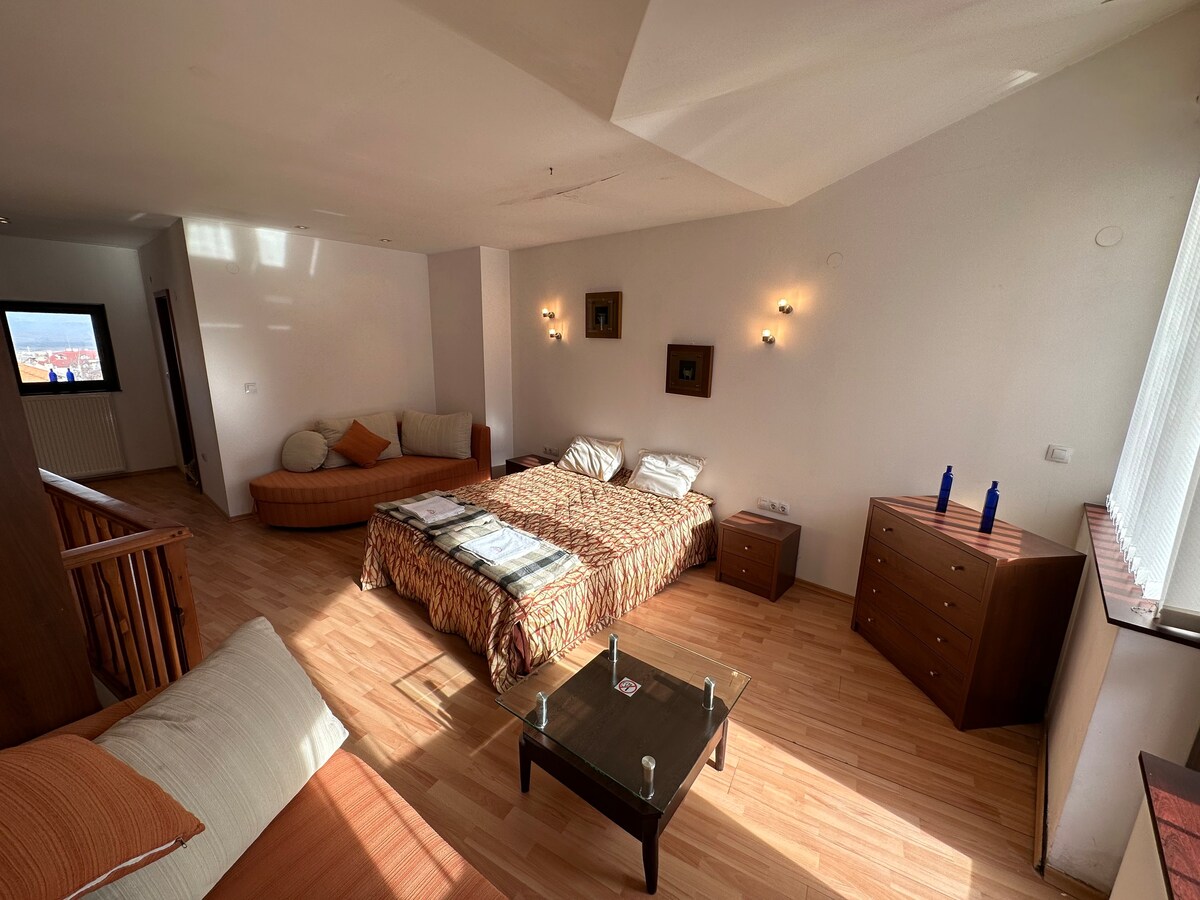 Bansko 2BR Penthouse